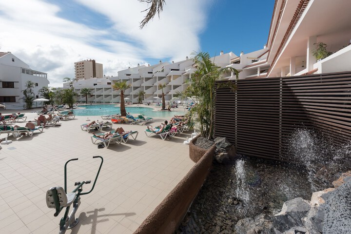 Pools & Facilities