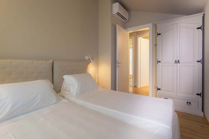 Room 43 of 154