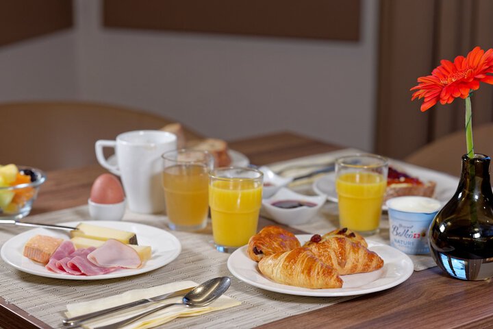 Breakfast/Coffee Service 78 of 124