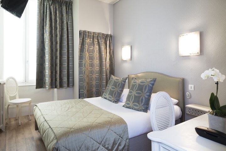 Room 18 of 79