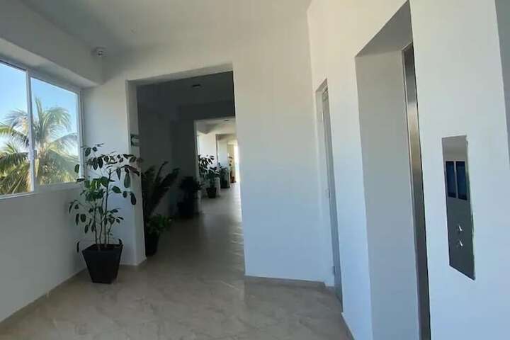 Room 4 of 11