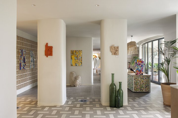 Hotel Interior 10 of 162