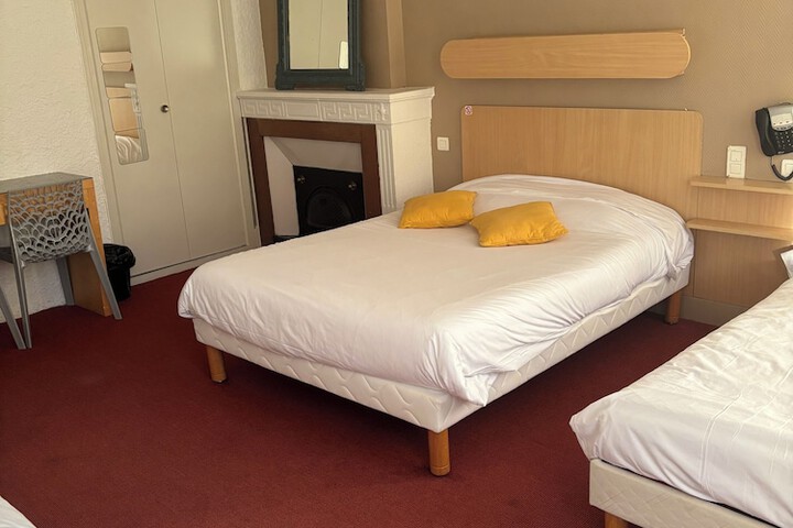 Room 5 of 13