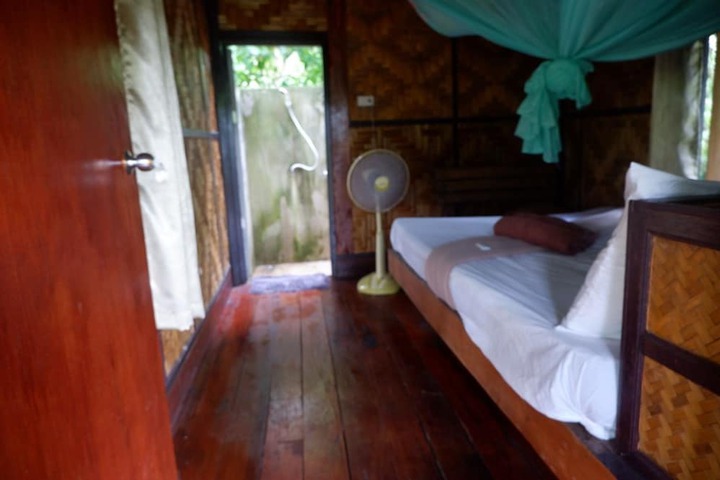 Room 9 of 38