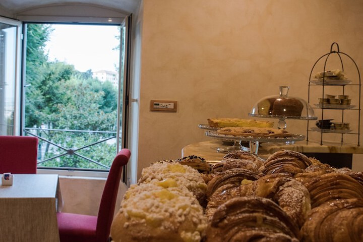 Breakfast/Coffee Service 29 of 52