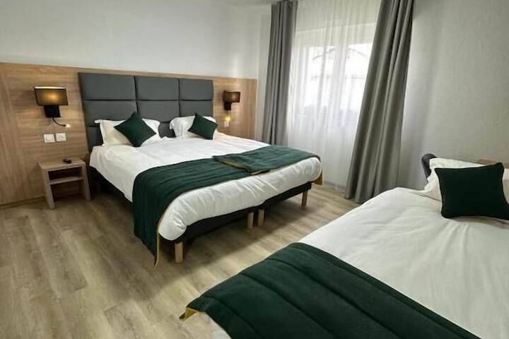 Room 12 of 22