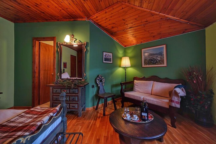 Room 42 of 70