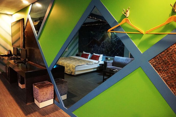 Room 12 of 54