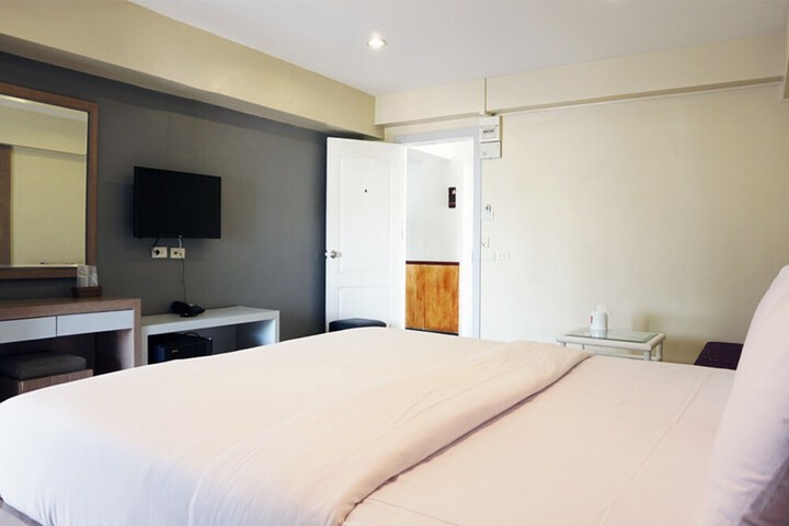 Room 21 of 93