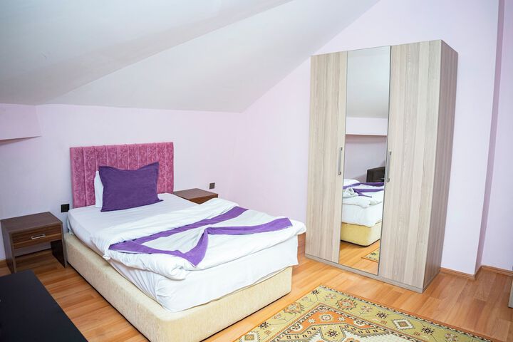 Room 70 of 113