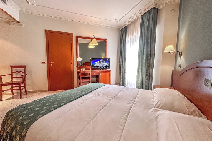 Room 15 of 41