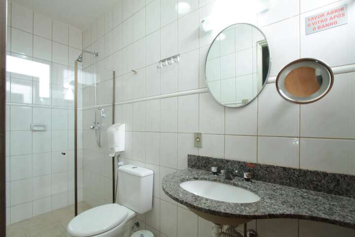 Room 9 of 21
