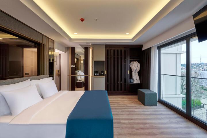 Room 111 of 113