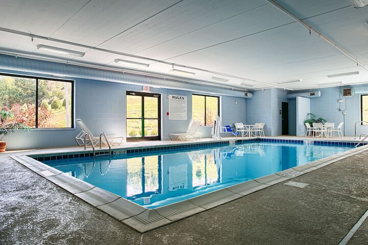 Hotel with Pool