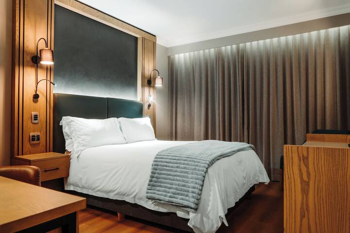 Room 16 of 90