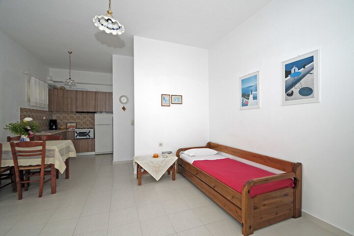 Room 6 of 15