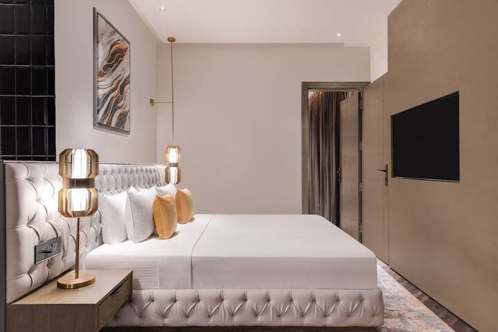 Room 17 of 85