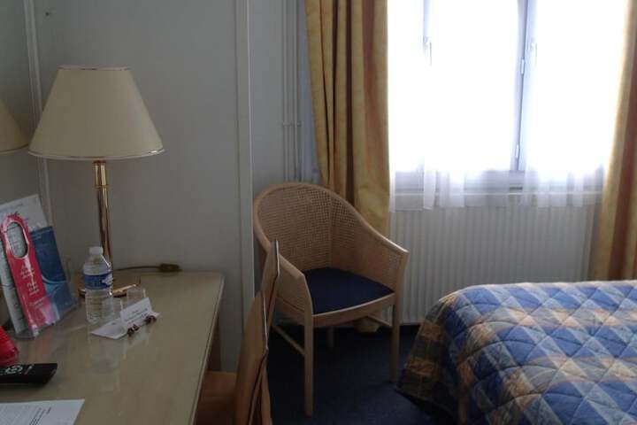 Room 8 of 25