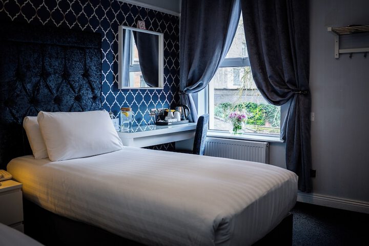 Room 42 of 91