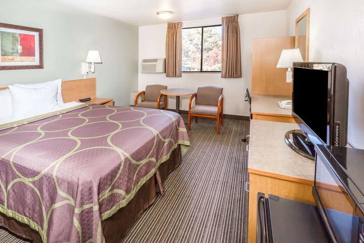 Room 25 of 42