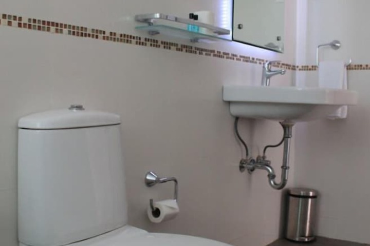 Room 6 of 14