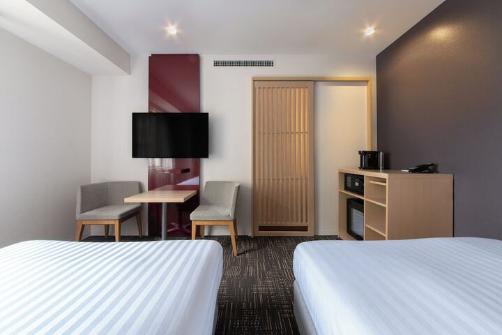 Room 25 of 126