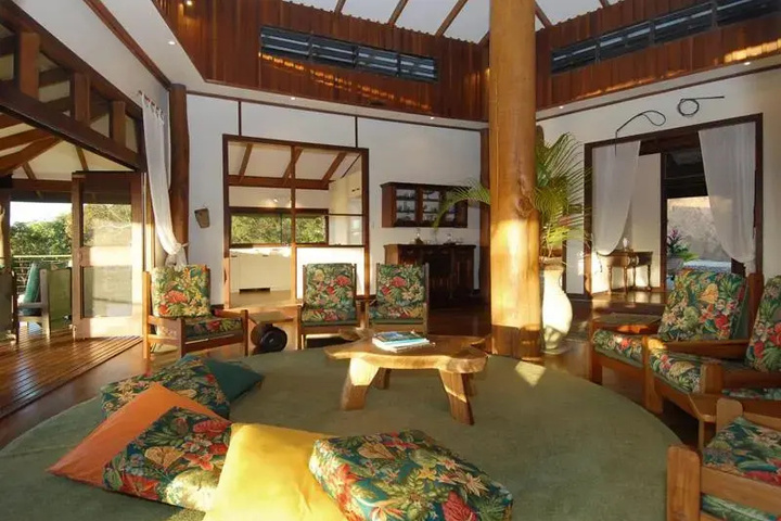 Room 2 of 7