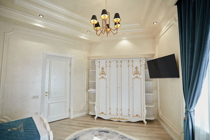 Room 32 of 93