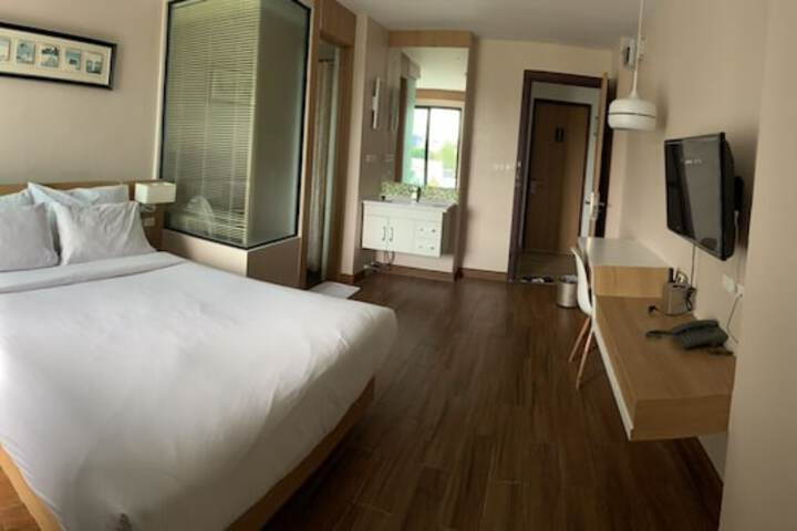 Room 11 of 23