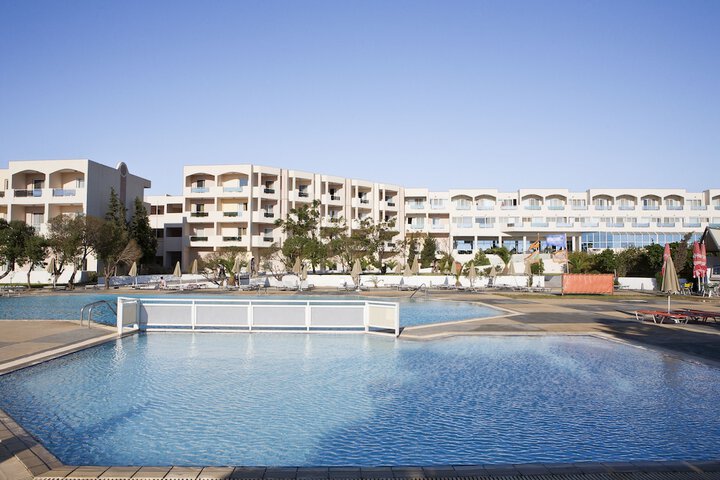 Pool 62 of 229
