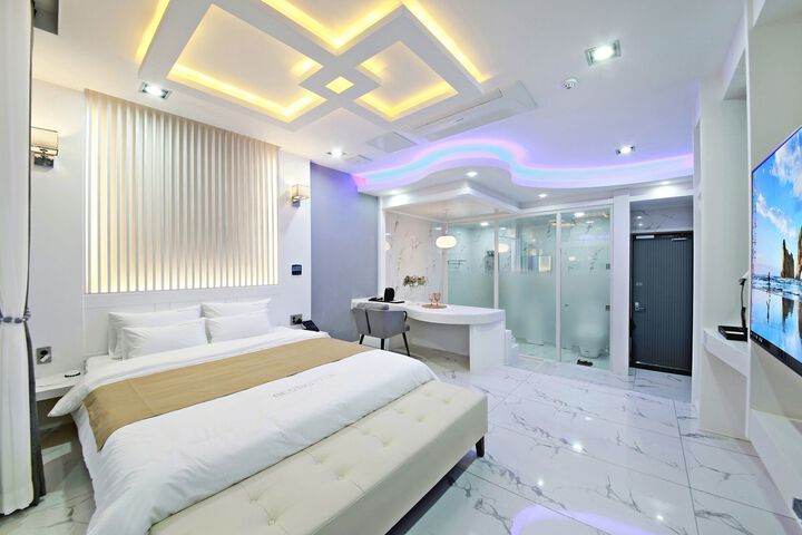 Room 46 of 61