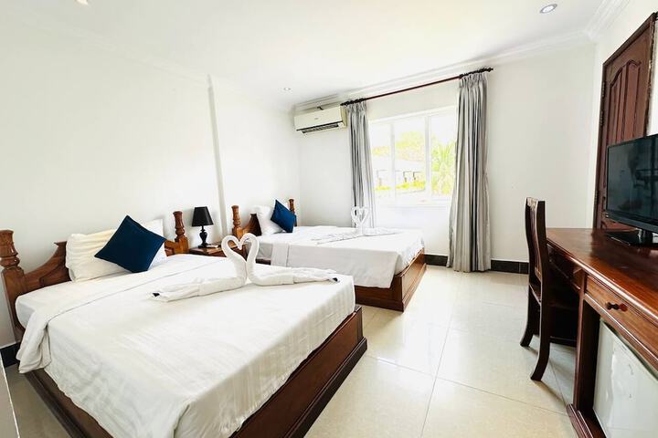 Room 28 of 105