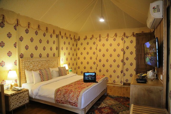Room 4 of 81