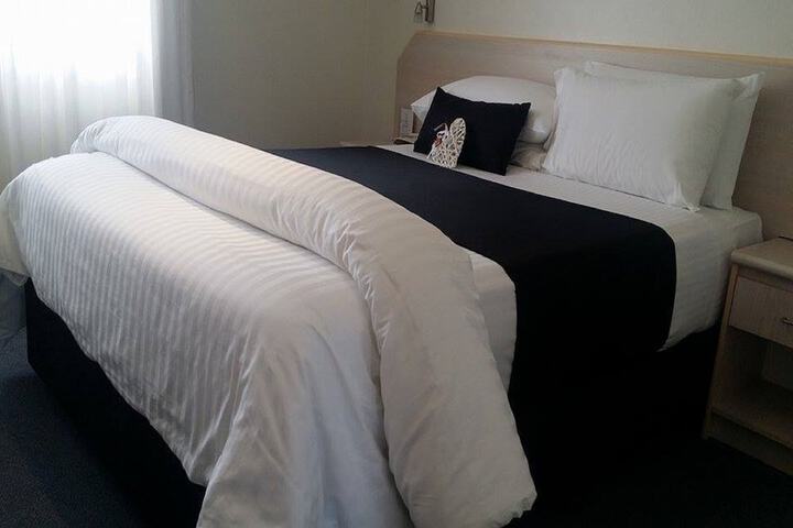 Room 7 of 98