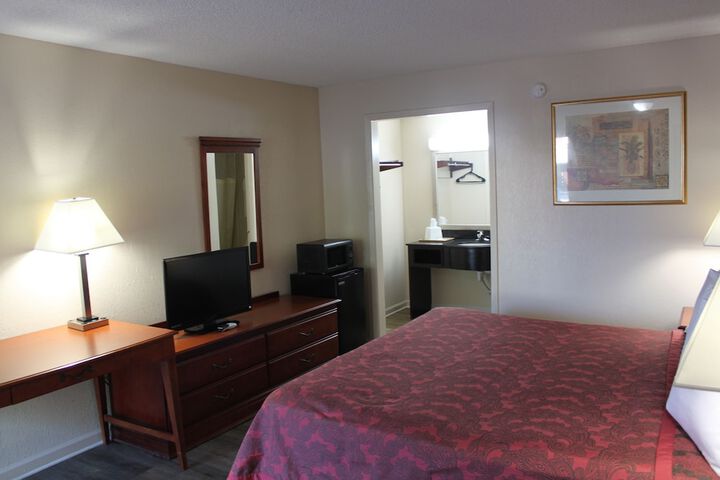 1 King Bed (7 of 12)