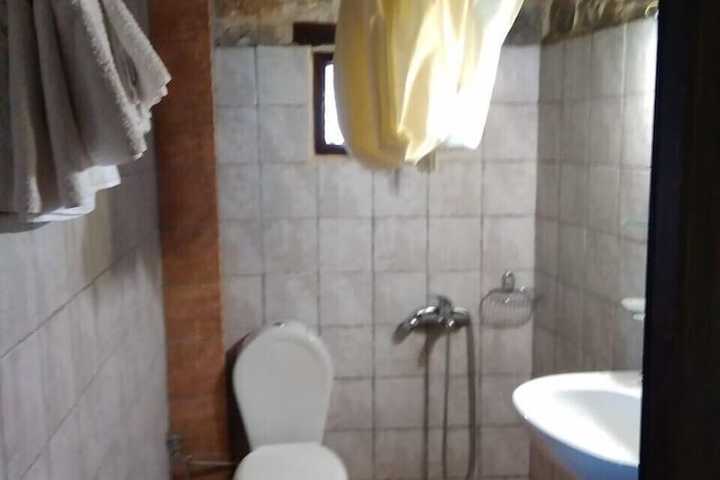 Room 7 of 14
