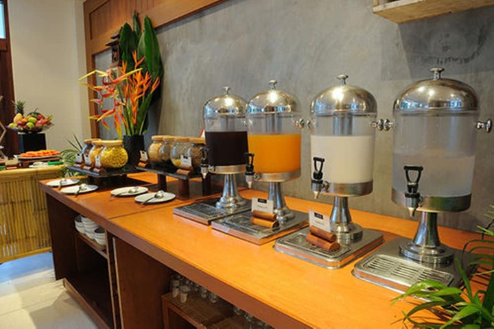 Breakfast/Coffee Service 155 of 174