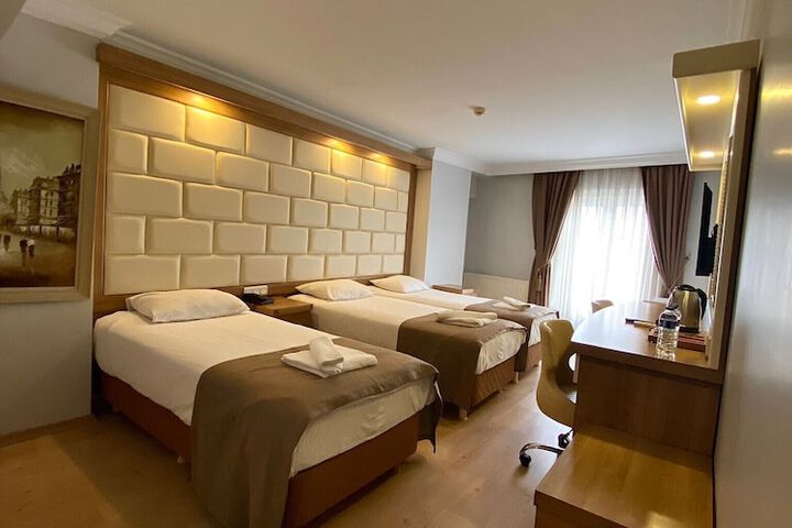 Room 11 of 27