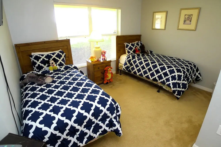 Room 5 of 15