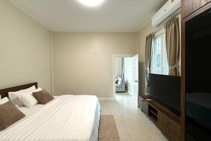 Room 26 of 152