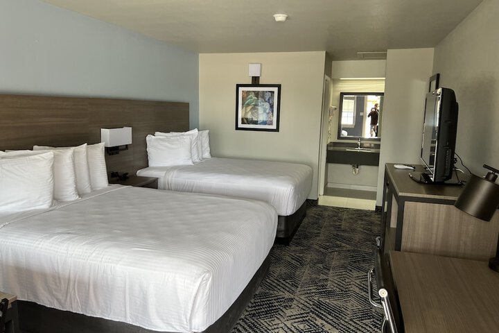 Room 12 of 36
