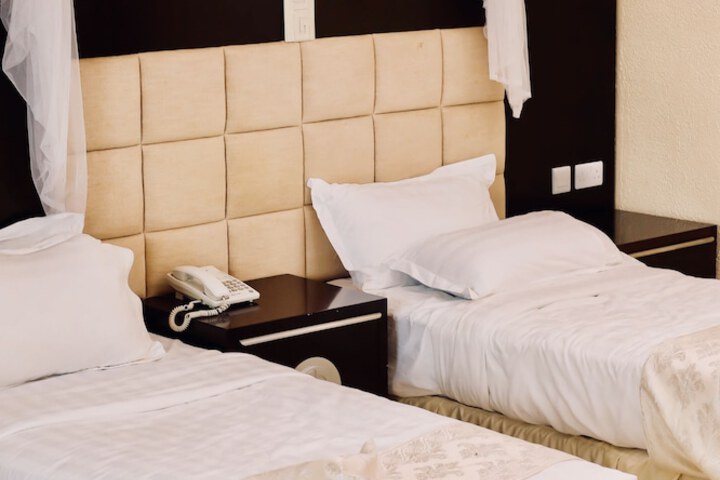 Room 4 of 42