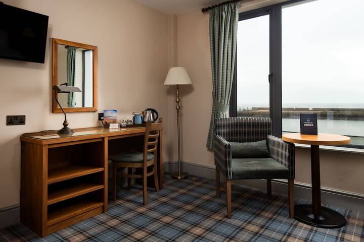 Room 12 of 54