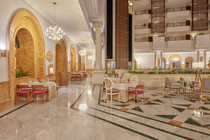Entrance & Lobby