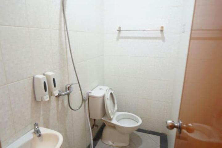 Room 9 of 11