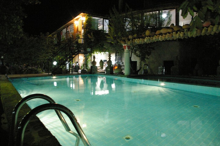Pool 10 of 30