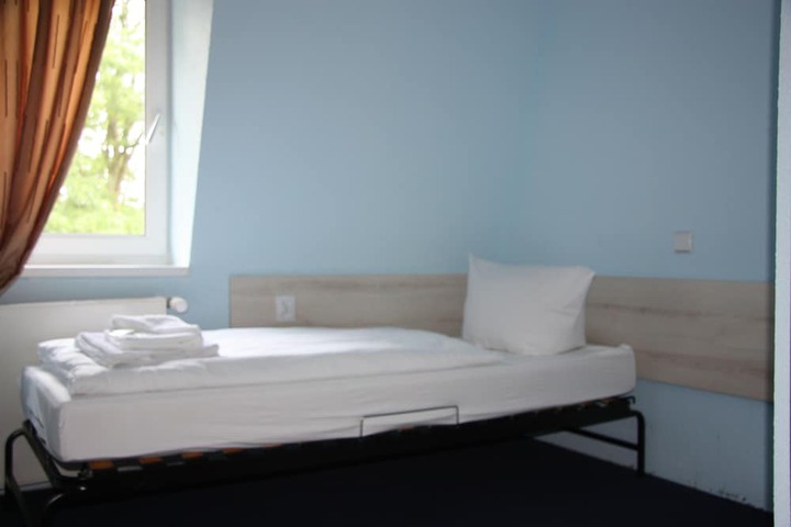 Room 5 of 37