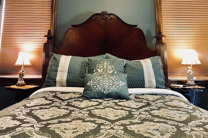 Room 52 of 95
