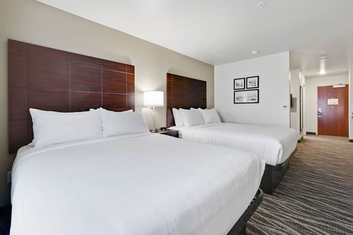 2 Queen Guest Room (14 of 18)