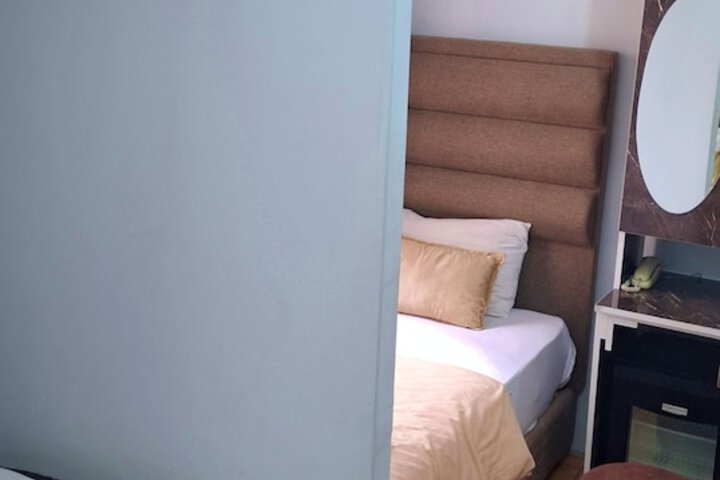 Room 5 of 29